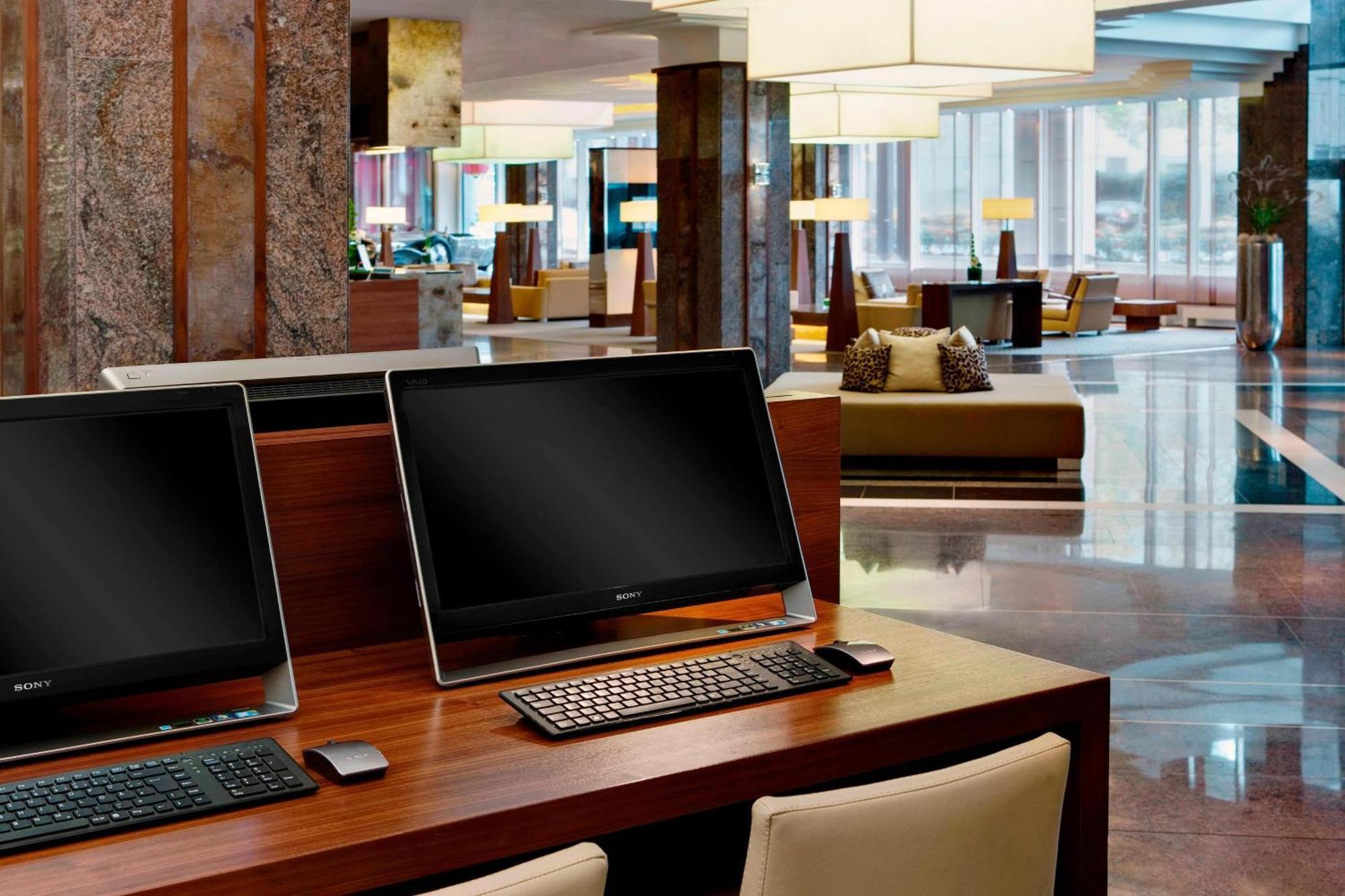 Hotel The Westin Grand Frankfurt Fráncfort del Meno Exterior foto Business Center